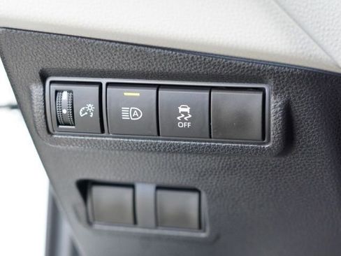 Used 2026 Toyota Corolla Cross L image 15