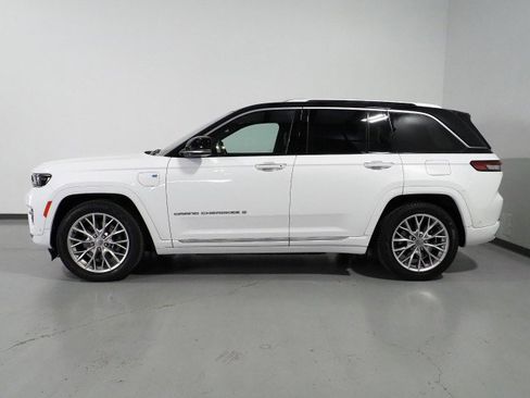 Used 2023 Jeep Grand Cherokee Summit 4xe w/ Advanced Protech Group IV image 9