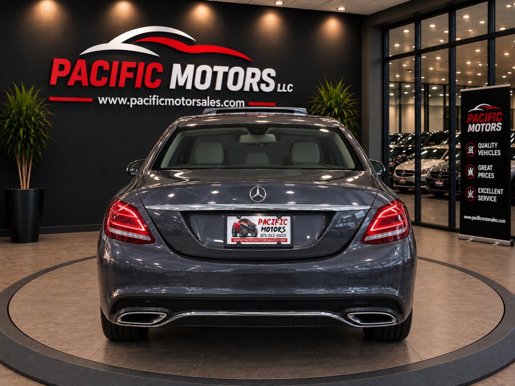 Used 2016 Mercedes-Benz C 300 4MATIC Sedan image 4