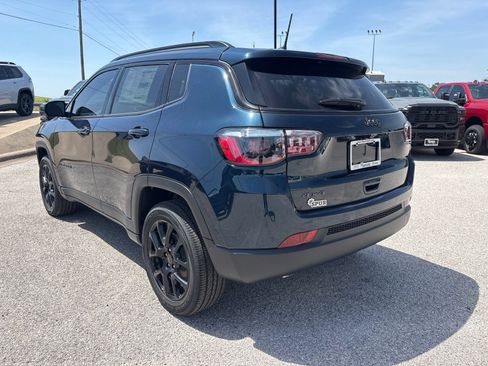New 2026 Jeep Compass Latitude AWD/4WD image 4