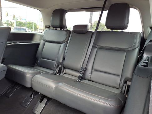 Certified 2025 Ford Expedition Active AWD/4WD image 16