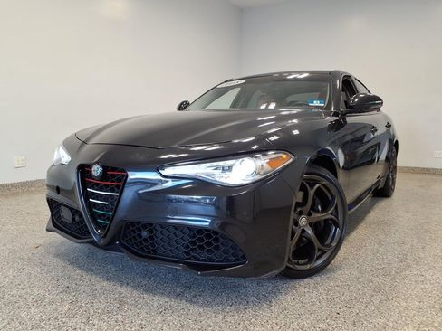 Used 2018 Alfa Romeo Giulia Ti AWD w/ TI 19 SPORT PACKAGE w/ Quick Order Package 22S Sport image 1