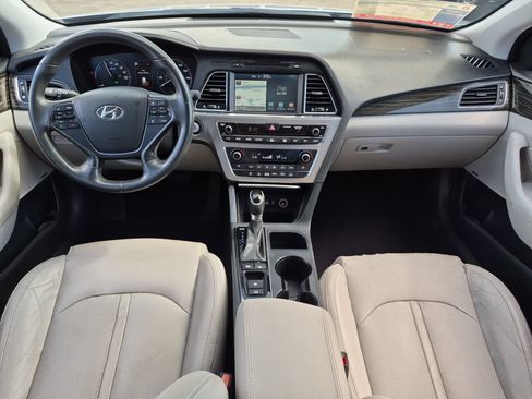 Used 2017 Hyundai Sonata Limited w/ Ultimate Package 02 FWD image 12