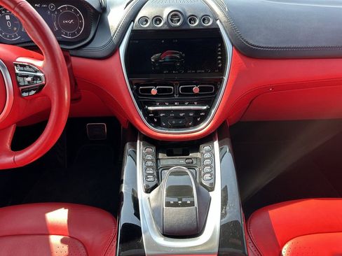 Used 2021 Aston Martin DBX image 9