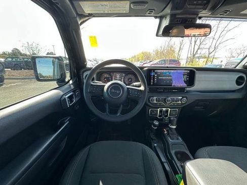 Used 2024 Jeep Wrangler Sport S image 15
