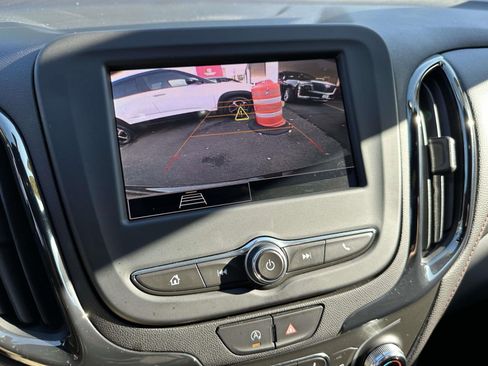 Certified 2023 Chevrolet Equinox RS image 17