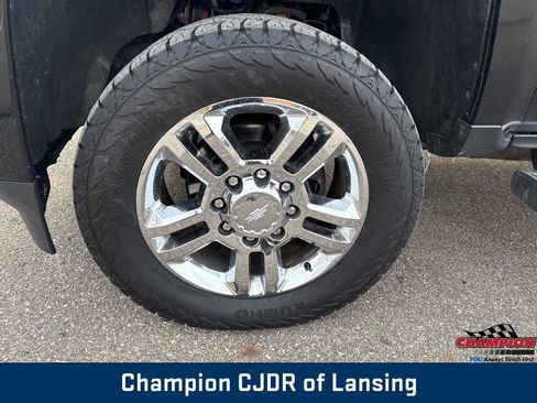 Used 2019 Chevrolet Silverado 2500 High Country w/ Duramax Plus Package image 10