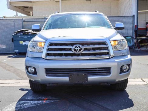 Used 2016 Toyota Sequoia Limited w/ Safety & Convenience Package AWD/4WD image 2