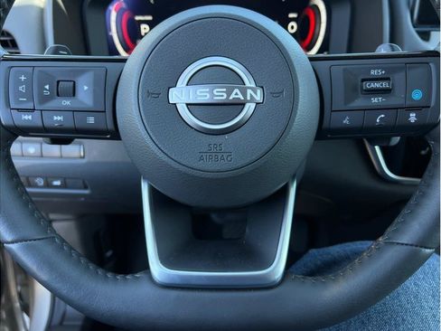 Used 2024 Nissan Rogue SL w/ SL Premium Package AWD/4WD image 12