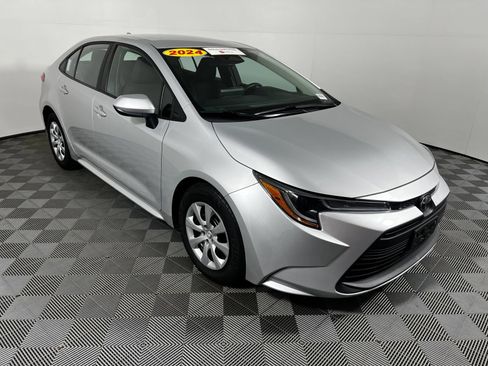 Certified 2024 Toyota Corolla LE FWD image 3