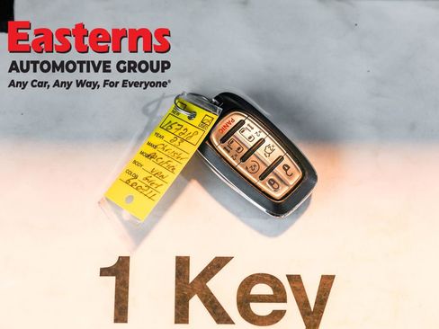 Used 2023 Chrysler Pacifica Touring-L image 27