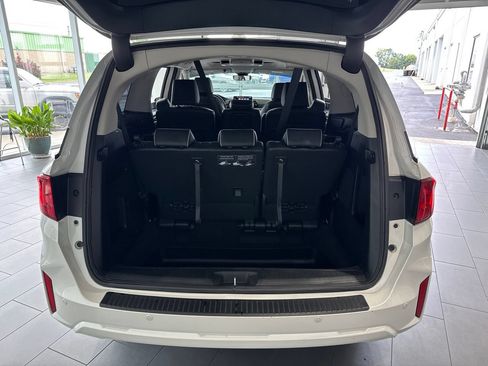 Used 2025 Honda Odyssey Elite image 9