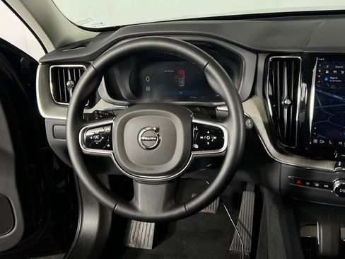 Used 2025 Volvo XC60 B5 Plus image 14