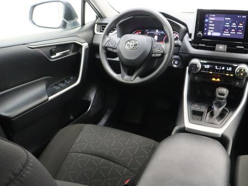 Used 2025 Toyota RAV4 XLE FWD image 31