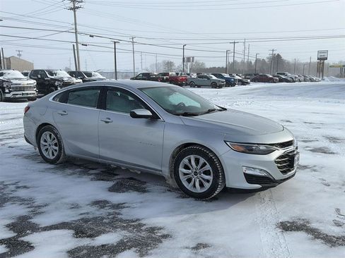 Used 2020 Chevrolet Malibu LT image 2