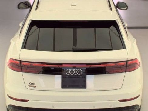 Used 2024 Audi Q8 Premium Plus w/ Premium Plus Package AWD/4WD image 4