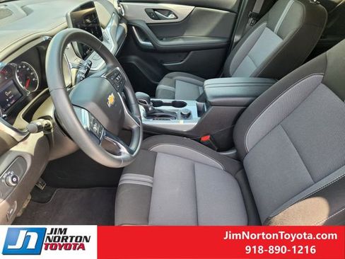 Used 2025 Chevrolet Blazer LT AWD/4WD image 13