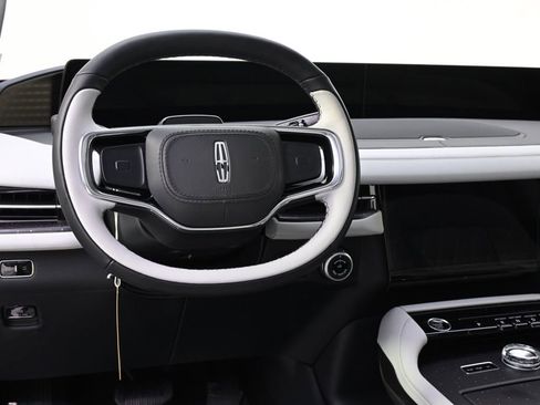 New 2026 Lincoln Navigator L Black Label AWD/4WD image 12