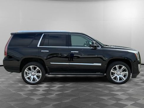 Certified 2019 Cadillac Escalade Premium Luxury AWD/4WD image 6