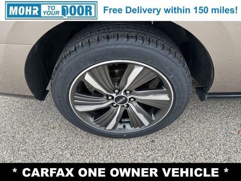 Used 2019 Lincoln Navigator Reserve image 9