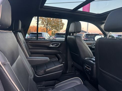 Used 2021 Chevrolet Tahoe Premier w/ Premium Package image 14