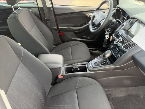 Used 2018 Ford Focus SEL FWD image 11