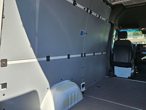 New 2024 Mercedes-Benz Sprinter 2500 image 32