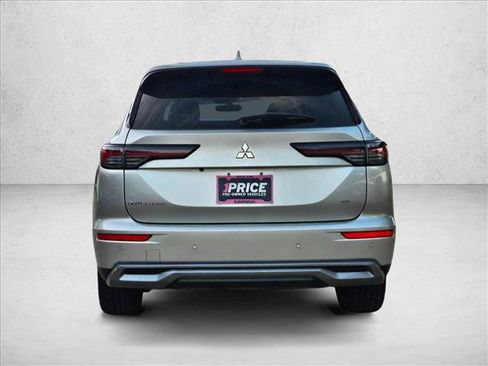 Used 2026 Mitsubishi Outlander SE FWD image 6