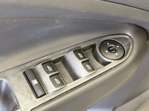 Used 2017 Ford Escape SE w/ SE Sport Appearance Package image 17