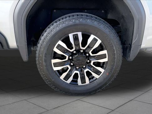 Used 2024 GMC Sierra 2500 Denali Ultimate AWD/4WD image 21
