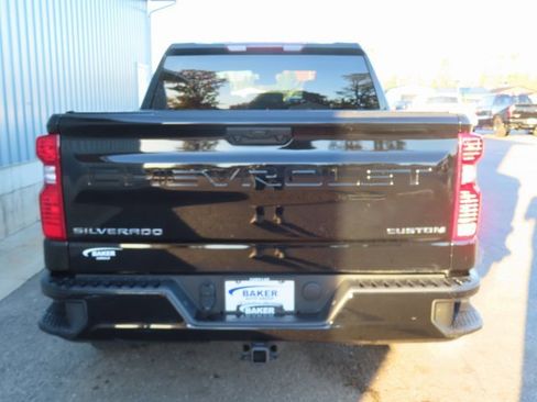 Used 2023 Chevrolet Silverado 1500 Custom image 9