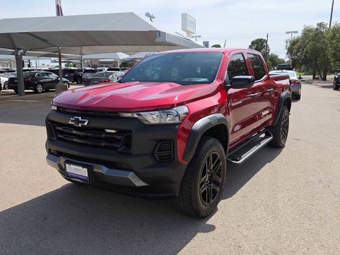 Used 2024 Chevrolet Colorado Trail Boss w/ Technology Package AWD/4WD image 4