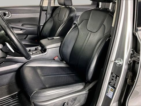 Used 2022 Kia Sorento S FWD image 20