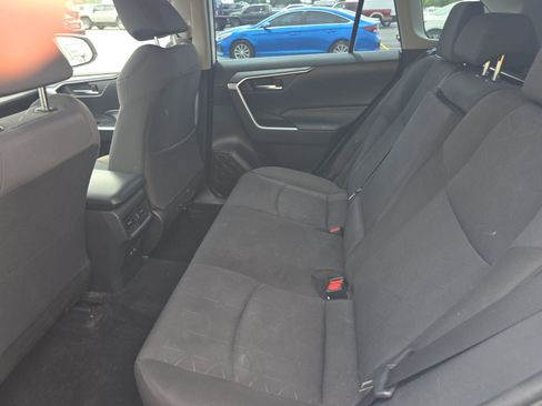 Used 2020 Toyota RAV4 XLE w/ Carpet Mat Package FWD image 15
