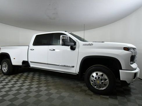 New 2026 Chevrolet Silverado 3500 High Country w/ Technology Package image 9