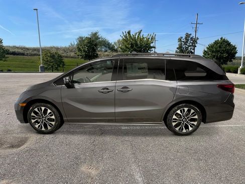 New 2026 Honda Odyssey Elite image 2