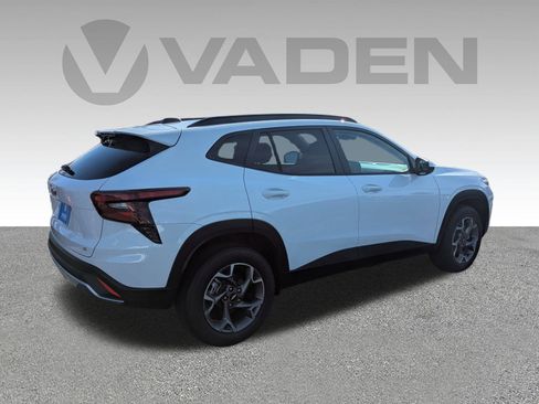 New 2026 Chevrolet Trax LT w/ Driver Confidence Package image 23