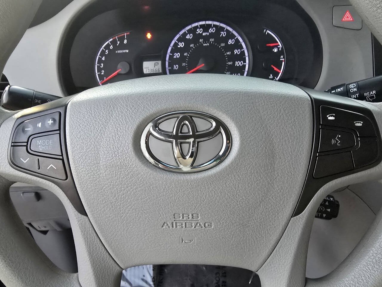 Used 2012 Toyota Sienna LE FWD image 38