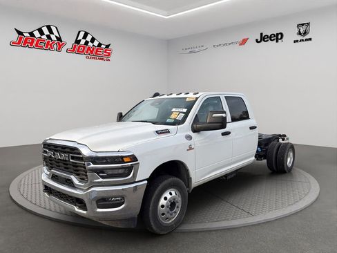 Used 2025 RAM 3500 Tradesman w/ Chrome Appearance Group image 1