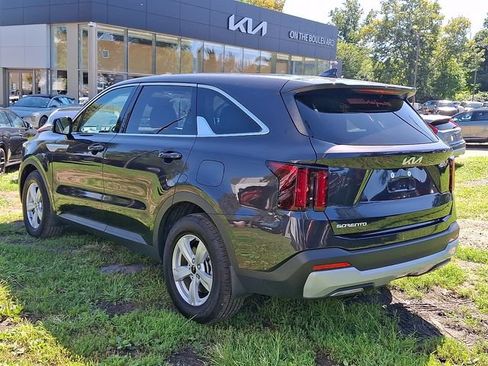 Used 2026 Kia Sorento LX FWD image 4