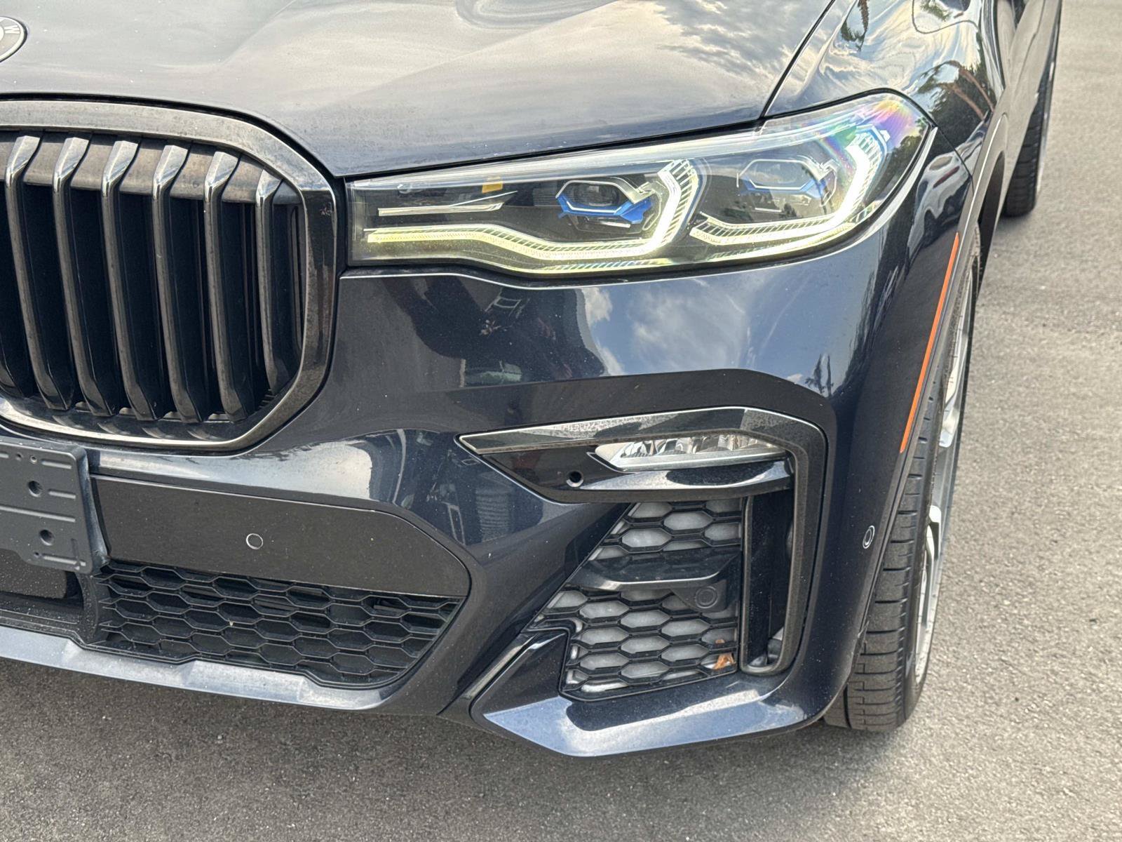 Used 2021 BMW X7 M50i w/ Dynamic Handling Package AWD/4WD image 9