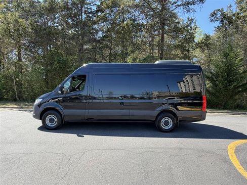 Used 2025 Mercedes-Benz Sprinter 2500 image 6