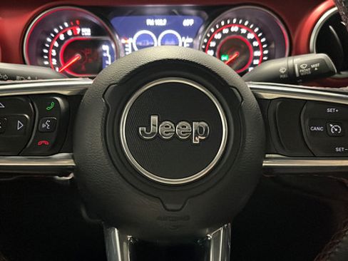 Used 2022 Jeep Gladiator Rubicon AWD/4WD image 15