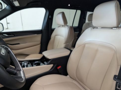 Used 2023 Jeep Grand Cherokee Limited image 14