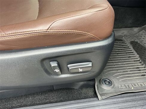 Used 2023 Toyota 4Runner Limited image 25