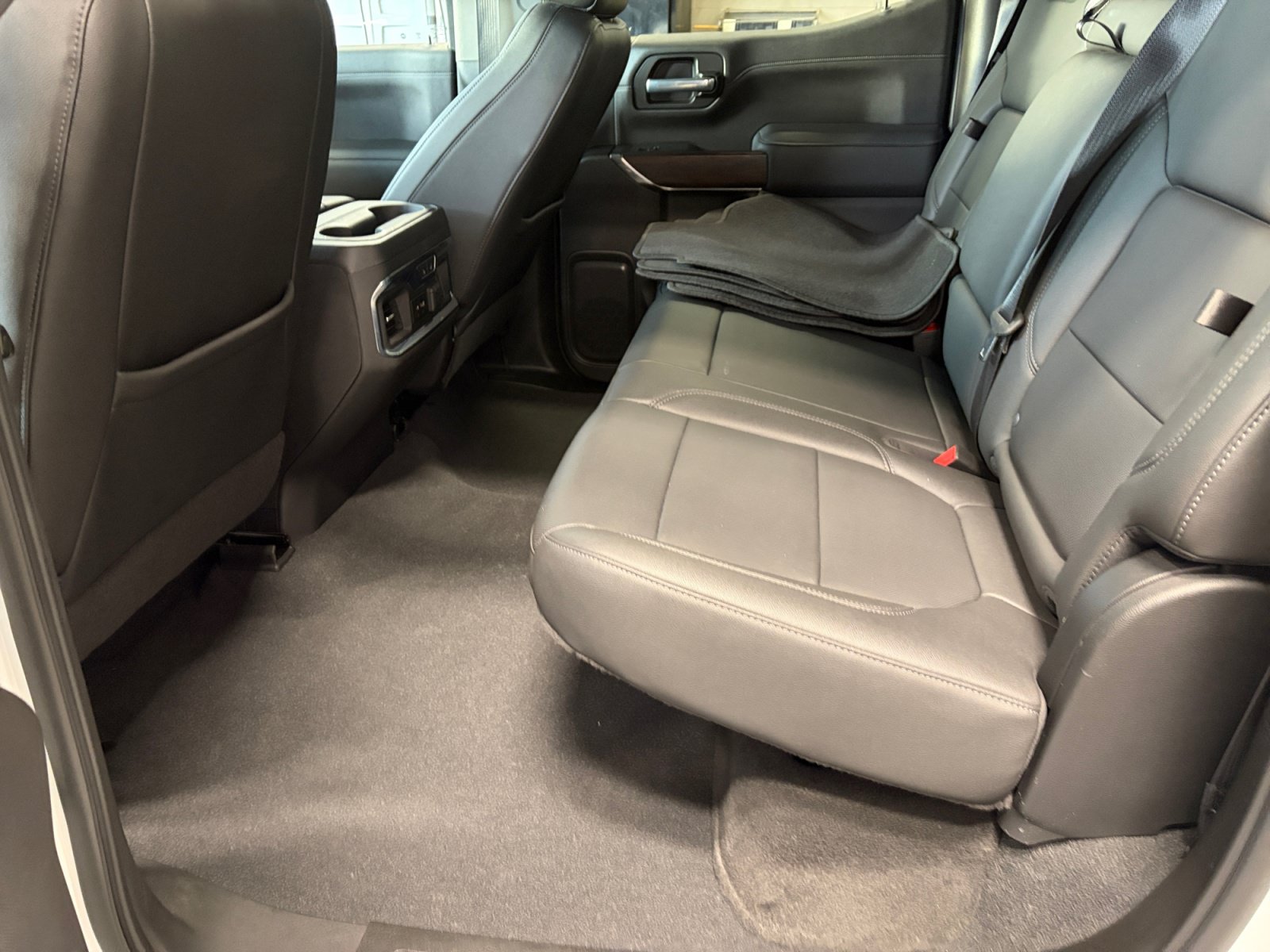 Used 2021 GMC Sierra 1500 SLT w/ SLT Premium Package AWD/4WD image 17