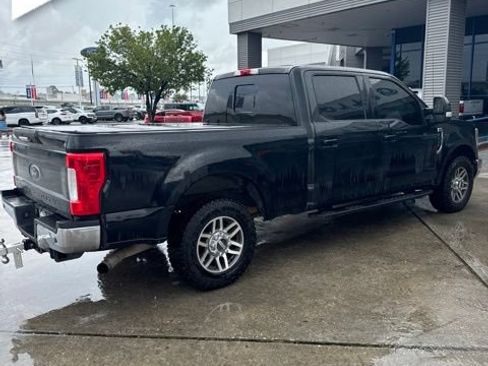 Used 2018 Ford F250 Lariat w/ Lariat Value Package RWD image 3