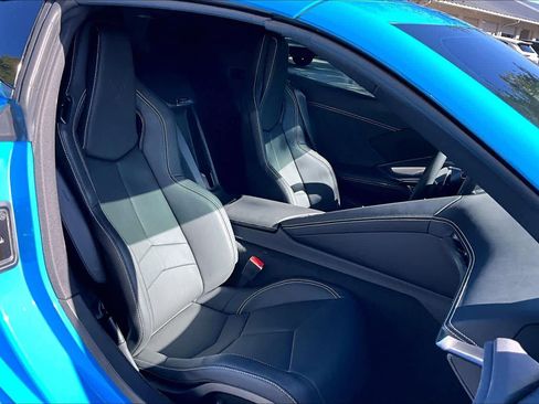 Used 2025 Chevrolet Corvette Stingray Coupe w/ 1LT image 8