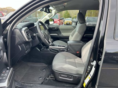 Used 2023 Toyota Tacoma SR5 AWD/4WD image 12