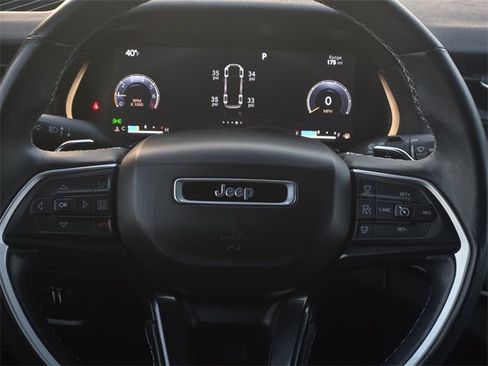 Used 2021 Jeep Grand Cherokee L Laredo image 25